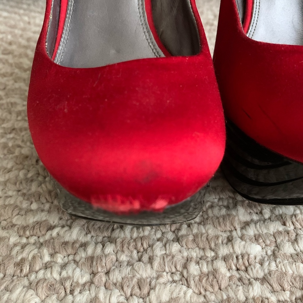 Red silk Bebe platforms - Picture 3 of 6